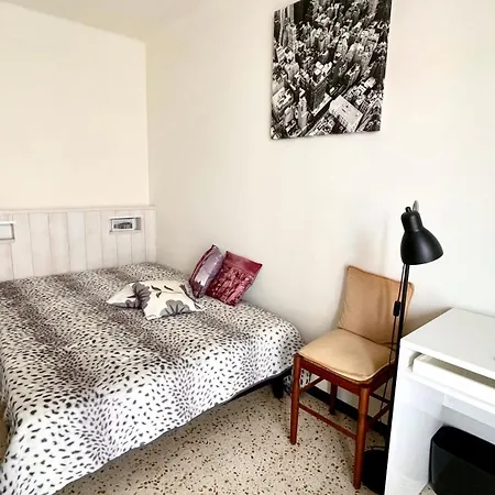 Comfortable And Spacious In Apartment *