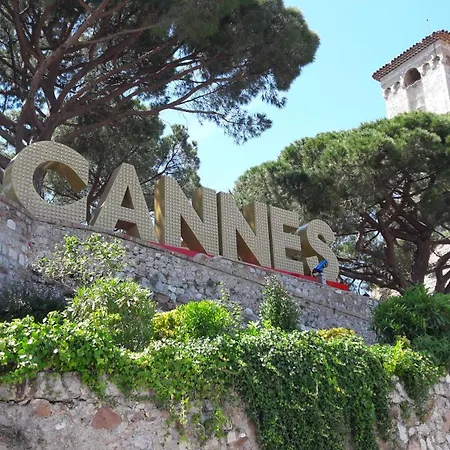 Comfortable And Spacious In Apartment Cannes